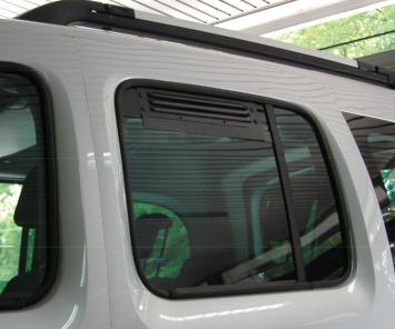 Renault Kangoo 2008-2021 Mercedes Benz Citan 2012-2021 Leveringsomvang: 2 ventilatieroosters